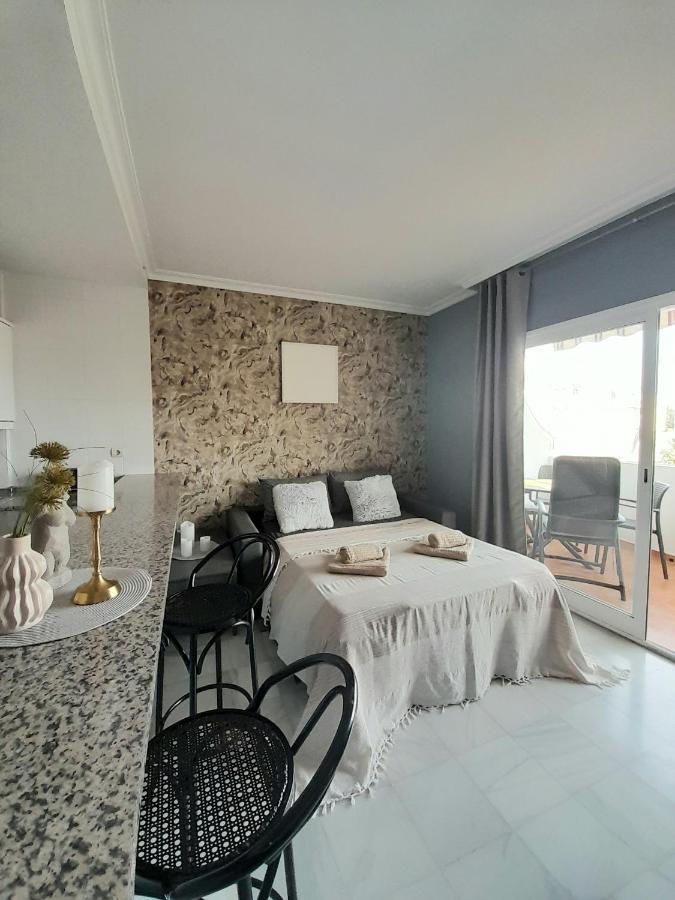 Nice Apartment Near The Beach Fuengirola Bagian luar foto