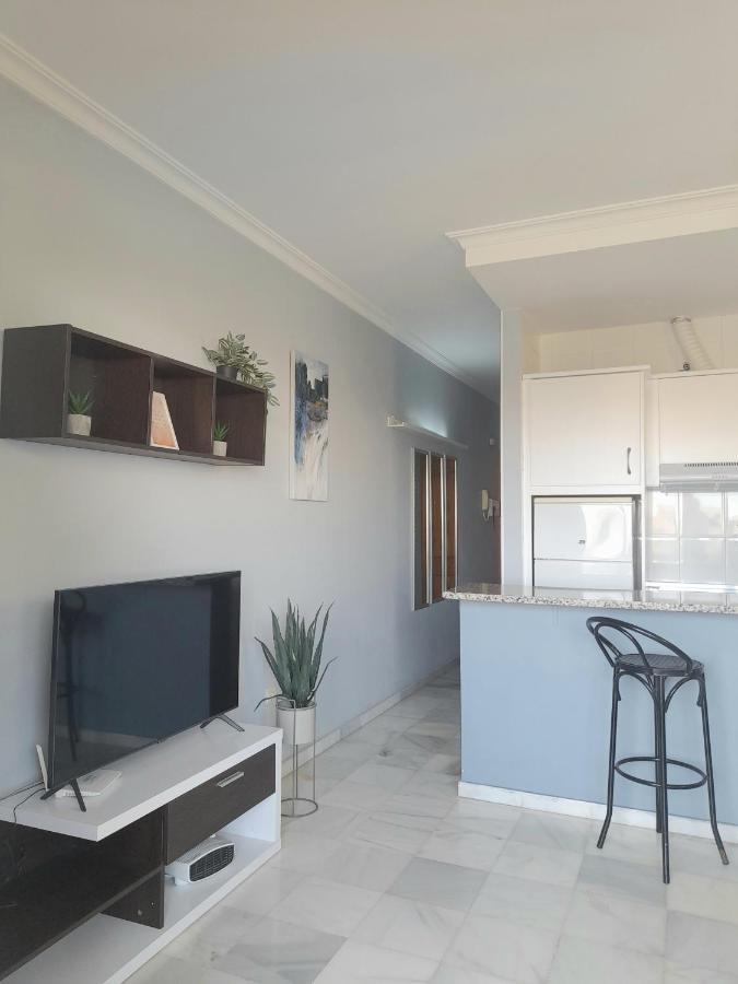 Nice Apartment Near The Beach Fuengirola Bagian luar foto