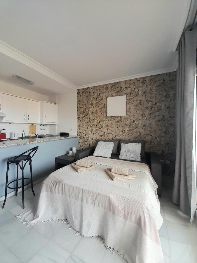 Nice Apartment Near The Beach Fuengirola Bagian luar foto